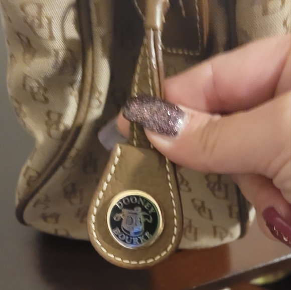 Dooney and Bruke purse - Picture 3 of 6